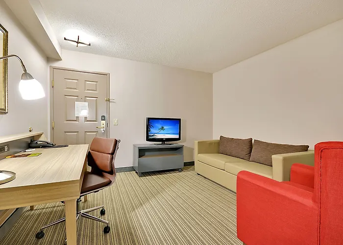 Hotel Country & By Radisson, Charleston North, Sc North Charleston
