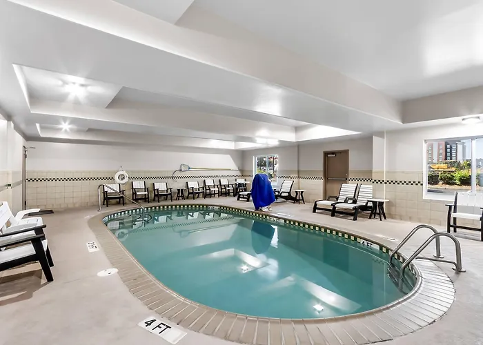 Hotel Country & By Radisson, Charleston North, Sc