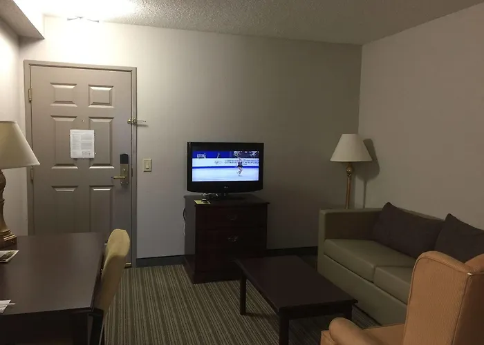Hotel Country & By Radisson, Charleston North, Sc North Charleston